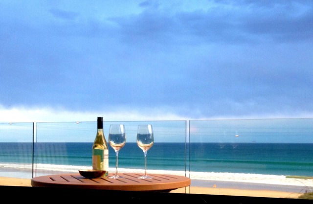 THEBEACH GREAT OCEAN ROAD Waterfront Moggs Creek. Spacious Luxury just for 2