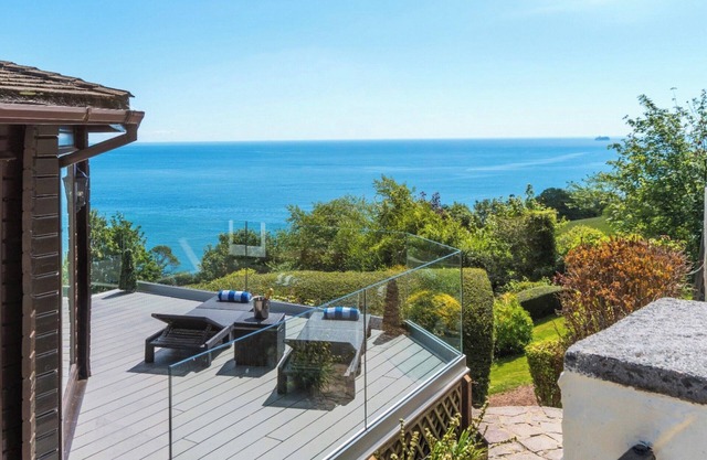 There are too many facilities at Cliff Lodge to list… from pool to hot tub.