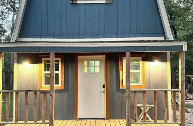 TheWestStay 2.0 Cozy cabin with WiFi and AC in Zavallan4 miles to the boat ramp
