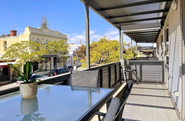 This apartment is a 2 bedroom(s), 1.5 bathrooms, located in Fremantle, WA.