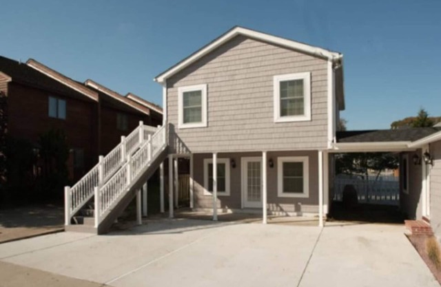 This guest house is a 1 bedroom(s), 1 bathrooms, located in Rehoboth Beach, DE.