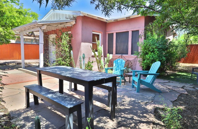 This house is a 2 bedroom(s), 2 bathrooms, located in Tucson, AZ.