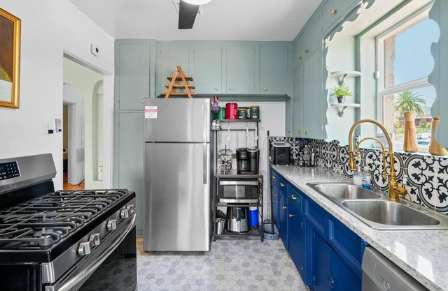 This house is a 3 bedroom(s), 1 bathrooms, located in El Paso, TX.