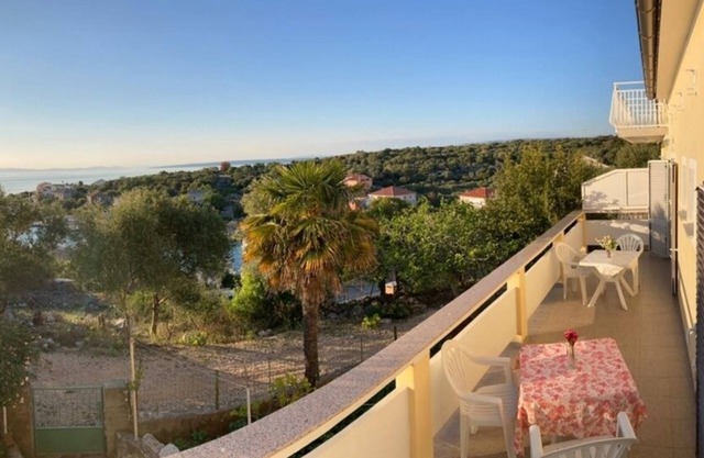 Three bedroom apartment with terrace and sea view Lun, Pag (A-9395-a)