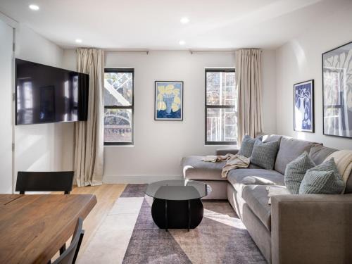 Three-Bedroom Suite in Prime Williamsburg