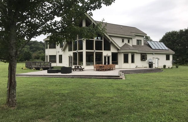 Three Ridges Haven- Devils Backbone Brewing Company