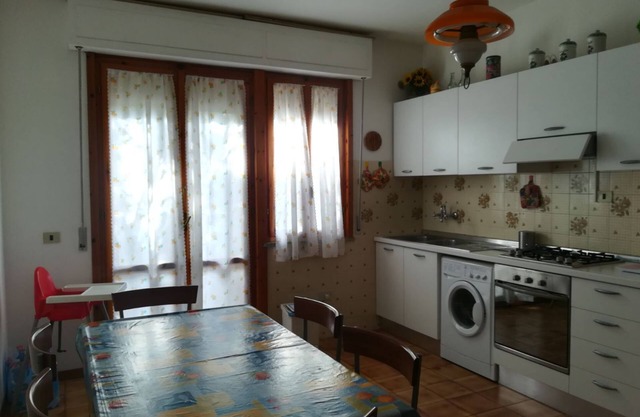 Three-room apartment 4 + 2 beds very close to the sea