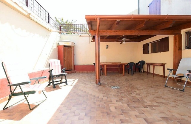 three-room apartment at 80 m. from the beach