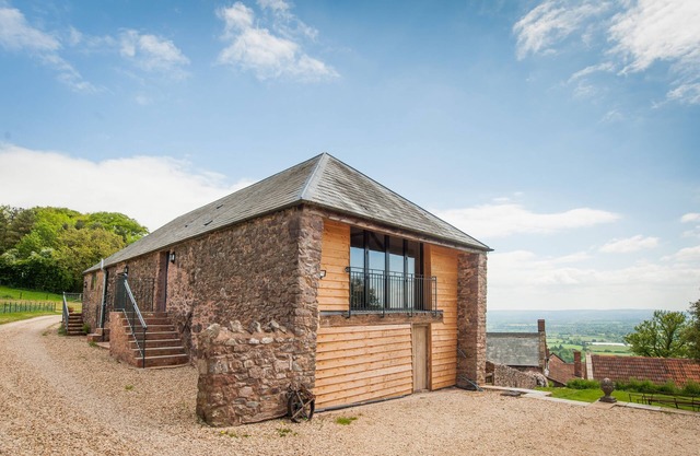 Tilbury View - a holiday cottage that sleeps 2 guests in 1 bedroom
