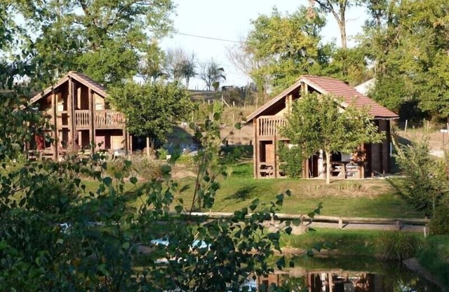 Timber-frame house with pond and swimming pool, Parc Régional Périgord Limousin