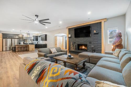 Timbertown Lodge, Lanes & Spare Cottage