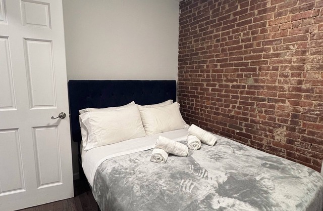 Times Square 2-Bedroom Apartment