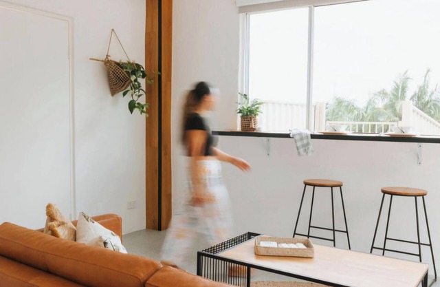 Tinarra treetops, a 1 bedroom studio with a fully equipped bathroom and lounge