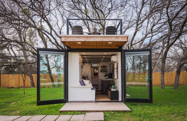 Tiny Container Farmhouse: 12 Min to Magnolia/Baylor