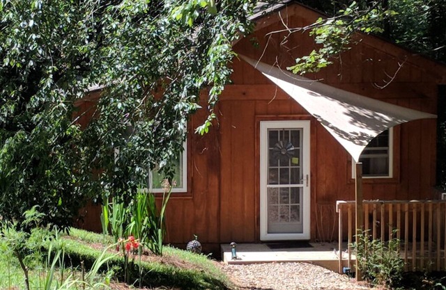 Tiny House [Fenced in yard, 10mins to Downtown AVL]