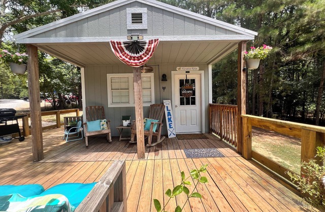 Tiny house in Etoile steps from Lake Sam Rayburn