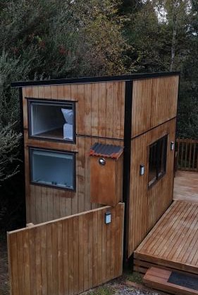 Tiny House in the Bush - a minute from town centre Ruapehu Unique Stays