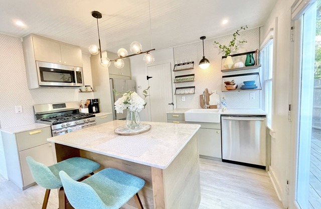 🔥Tiny House★ Walk to Village & Pond beach★ Firepit★ Gas Fireplace ★ Small Pet OK