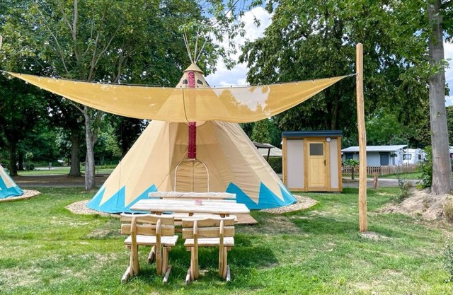 Tipi Ottawa am Kiebitzer See