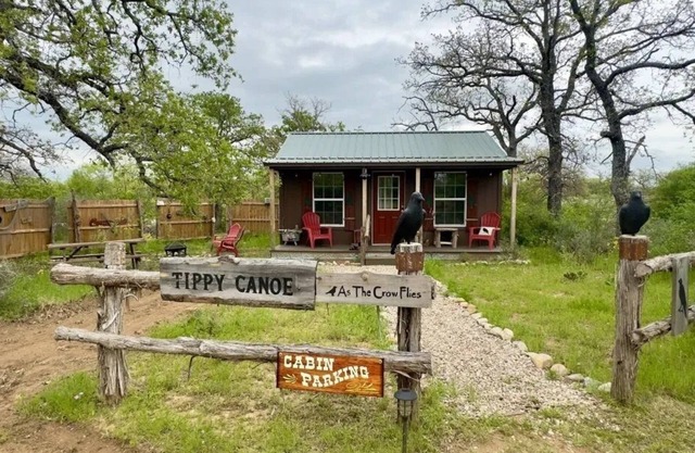 Tippy Canoe - Castell Vacation Cabin - Sleeps 4