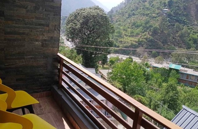 Tirthan Villa Resort