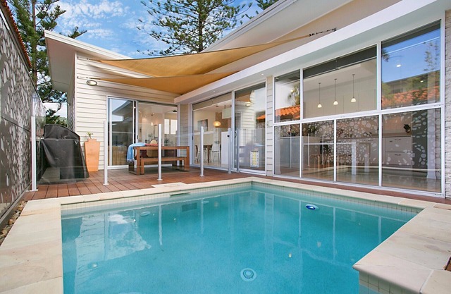 Tobys Beach House - Executive-style beach house has everything you need within easy reach