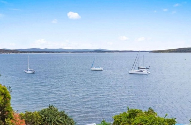 Tommys Lakehouse - Amazing views and lake access!