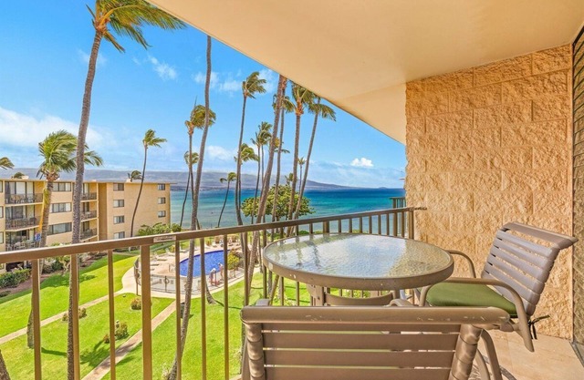 Top Floor Condo- Ocean Views w Pool Steps to Beach