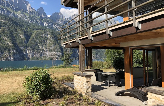 Top location to the lake side - apartment right on Lake Walen and the ski resort Flumserberg