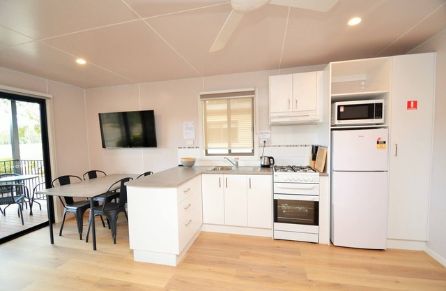 Torrumbarry Weir Holiday Park