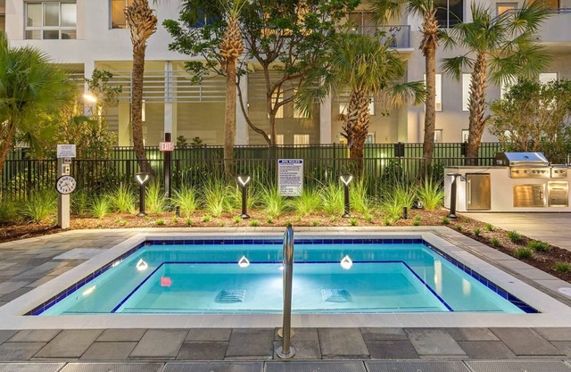 TortoiseOne 2BD 1 - Two Bedroom Apartment, Sleeps 4