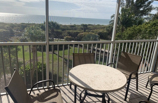 Tortuga Beach Club - Stunning Ocenview - 2-bedroom condo in Sanibel