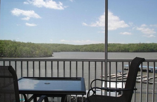 Towers Top REVIEWS, Walk in Level ! Just updated! Hot Tub! Sauna! nIndoor Pool!.