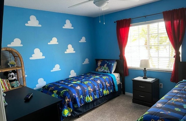 Toy Story Twin, Relaxing 4Bed 2Bath Pool Villa with Pool Table, Near to Disney