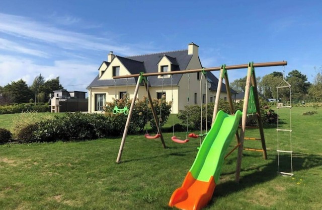 Très Belle Maison Avec spa , Petite vue mer