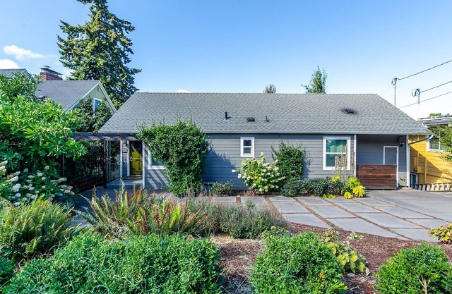 Tracktown Charmer- 3 Bedroom/ 2 Bathroom