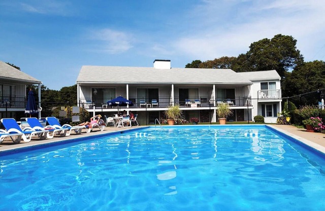 Traditional 2 Beds Lodging, Golf Views, Blue Rock Resort, Outdoor Pool