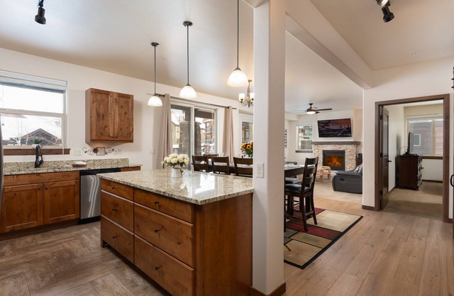 Trailhead 211 shared hot tub