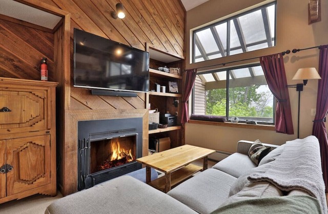 Trailside Condo with Private Hot Tub and Gorgeous Views!