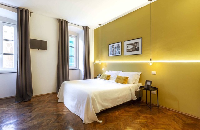 Tram apartment for 4 Guests ☆ Wifi