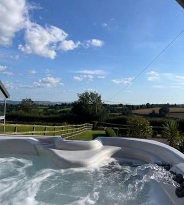 Tranquil 4-bed Spectacular Views