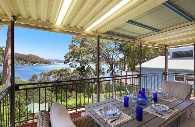 'Tranquil Bayside Cottage' by Accom Holidays