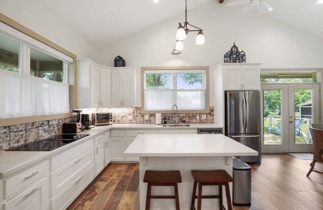 Tranquil Farmhouse Retreat with Scenic Views!