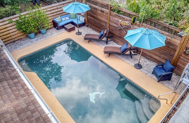 Tranquil retreat with heated pool - 4mi to beaches