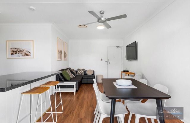 Tranquil Taringa 2 Bed Sleeps 5,Close to Bus and Train Indooroopilly Shopping