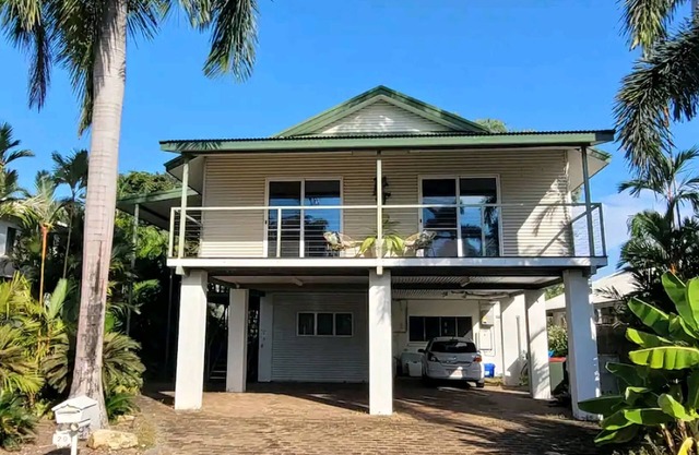 Tranquil Tropical 4 Bedroom House with Spa