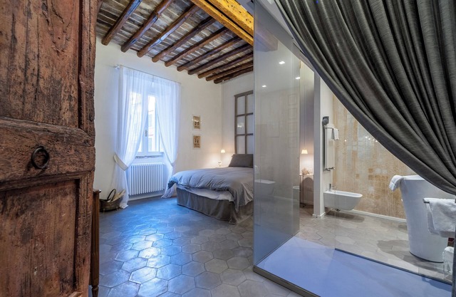 Trastevere Luxury Design for 6