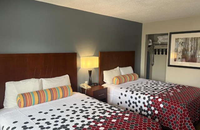 Travelers Inn Eugene University