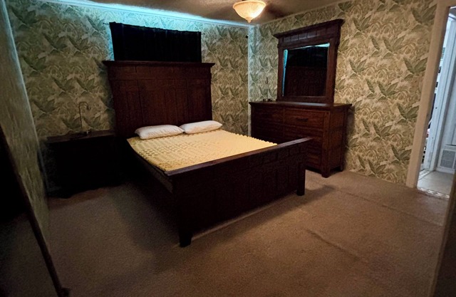 Traveling Nurses come look! Short-term private en-suite in W Phx by hospitals