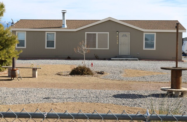 Traveling nurses, construction workers dream for 30 nights or more